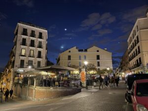 Booked a food tour tonight in Madrid and we were the only ones on it! So Margit was our own private guide to tapas in Malasaña. 🧀🍷🍺❤️ https://t.co/QOeGXKvWYV