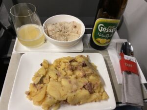 Dinner onboard the RJX262 from Munich to Budapest-Deli. We ordered on the railnet site and they delivered to our seats! 🍺🚞 @_DiningCar https://t.co/yCaki7An5T