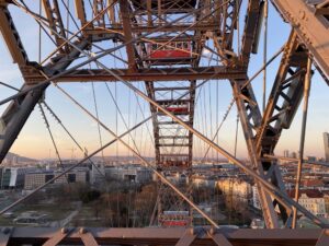 The Wiener Riesenrad (Giant Wheel) was for many years the tallest extant Ferris Wheel in the world, and featured notably in the films The Third Man, Scorpio, and (Rodd’s fave) The Living Daylights. We timed our ride perfectly for sunset! ❤️🌅🎡 https://t.co/8muApvlQWA