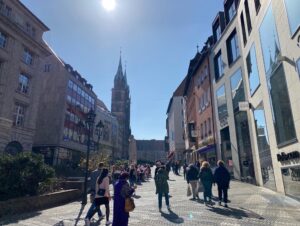 What a wunderschöne day for sightseeing in Nürnberg! Thank you @FrankPrechtel for showing us your city. ❤️🏰 #beardtwins https://t.co/elJ2wWNiam