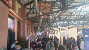 RT @eumel_8: Yesterday it was crowded, today it's definitly full #AWSSummit #AWSSummitBerlin https://t.co/icyTmIwsvX