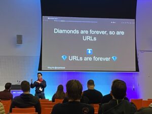 URLs should be forever, @soyarsauce says. Heartily agree. 301 redirect your moved URLs, people! 💎 #NDCMelbourne https://t.co/Zsr4fPbxZw