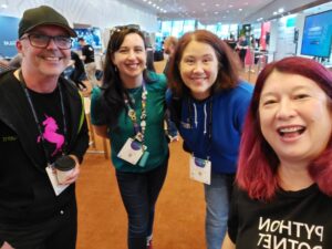 RT @codess_aus: #NDCMelbourne #Selfies with the gang https://t.co/UqLmehjn28