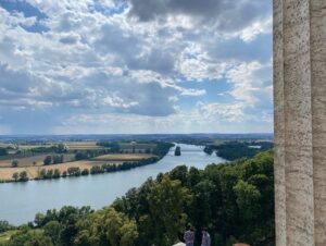 Today we took a cruise up the Danube to Walhalla, a German monument and hall of fame. We climbed 350+ steps up to the top. 😅 Totally worth it for that view… ⛴🌅 https://t.co/2kX8vLNTFu