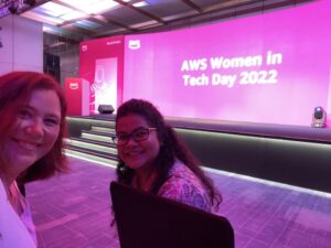 I’m very excited to be in Bangalore for @AWSCloudIndia Women in Tech Day with @rohini_gaonkar and so many local women cloud builders. ❤️ (And yes, I’m wearing the @awscloud dress! 😂👗) https://t.co/ALIrjMCyUo