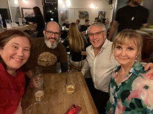 Went out for dinner tonight with yet another Aussie-in-Munich: @AndyDentPerth and his missus Rosalie. We toasted to all our friends getting together at #dddperth this weekend! ❤️🇦🇺🍻 https://t.co/oN8rwWzKI0