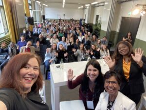 It was an absolute honour to host the Advancing Women in Tech panel at #AWSSwitzerland Swiss Cloud Day with Tanuja Randery (AWS), Yvonne Bettkober (AWS), and Maja Rudinac (FemTec Health)! 🙌 https://t.co/aFZlPqkrrG