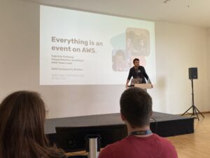 My first session of the day is Fabrizio Gattuso from @NordcloudDACH talking about how everything is an event on AWS. Great to see that he’s an AWS Community Builder! #AWSCommunityDay @jasondunn @AWSCommunityDE https://t.co/juK60eyI2x