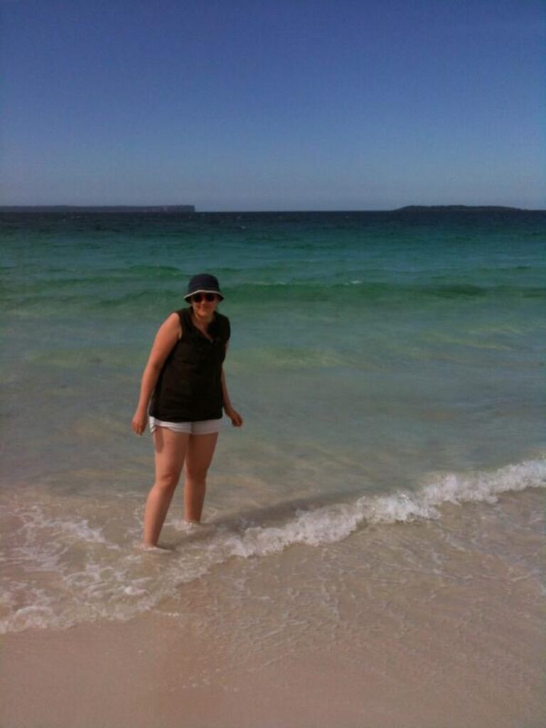 RT @the_snook: @web_goddess on the beach. It's kinda windy here. http://t.co/xraN67lDa4