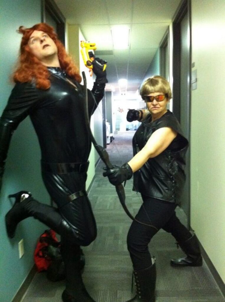 RT @PatrickWeekes: Halloween with Hawkeye and Black Widow ( cc @bellecanto114 ) http://t.co/bmMJAdDFuX