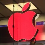 RT @mashable: Apple lights up Sydney with red logo, world to follow suit http://t.co/rUuX8Jt7cW http://t.co/RROtpmHmto