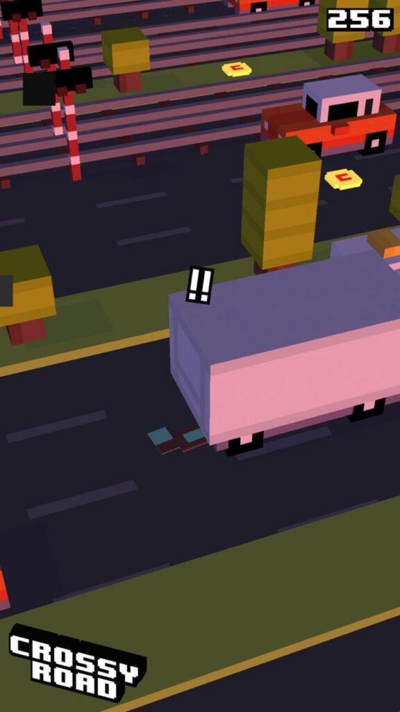 256! New top score on #crossyroad. http://t.co/MmLo1YbnUD http://t.co/C32vm4zraP