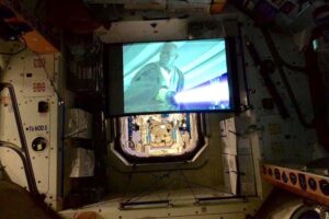 RT @ISS_Research: Just watching @starwars. In space. No big deal. #StarWarsDay #Maythe4thBeWithYou http://t.co/iG7Pn0Fvj6