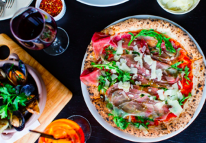 The Best Pizza in Sydney, According to Naples http://t.co/mo1u4tmhGT Down with barbecue sauce on pizzas! *shudder* http://t.co/83lKfbku5n