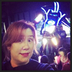 Selfie with a giant glowing robot. #makerfaire http://t.co/A7MwYqYNIU http://t.co/Cz92ORmGiz