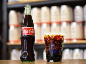 Espresso Cola: Give Your Soda the Coffee Treatment It Deserves - Bon Appétit http://t.co/Krm0bJUUYG This sounds vile. http://t.co/gzA8X7BJQq