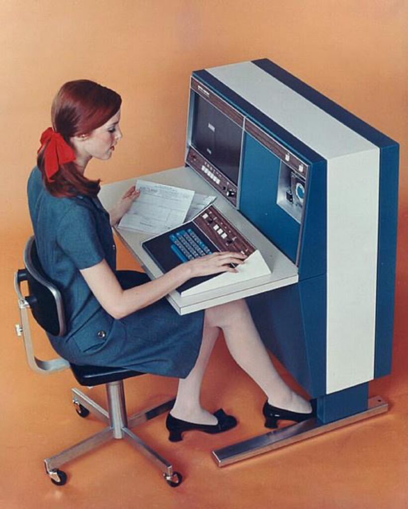 RT @HistoryInPics: Vintage computing circa 1967. http://t.co/eMhWqMvnRG