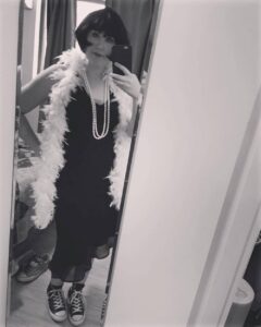 Channeling Clara Bow. #canvachristmas https://t.co/TSXJofT8Te https://t.co/sQW1GlmesM