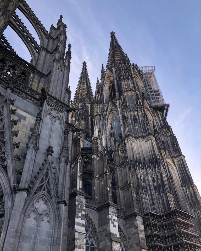 Spent our last afternoon in Köln visiting the Dom and the harbour Christmas market. (I was last in Köln 25 years ago as a student!!)