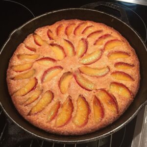 30min Skillet Plum Cake. (Stone fruits are in season!) https://t.co/23ZwJqwNrn https://t.co/fj6sWdbECh