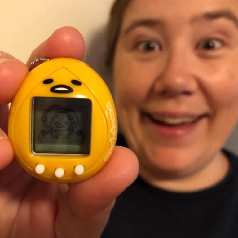 Things that give me joy: raising my first baby Gudetama tamagotchi 🥚👶🏻 (thank you @melissaloh80!!!!) and homemade muffins 🧁 (thank you Snookums!!!!).