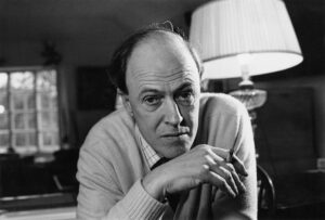 RT @IndyArts: Beer to be made from yeast swabbed from Roald Dahl's writing chair https://t.co/fZ9mpgZr63 https://t.co/Qtfal7qKo0