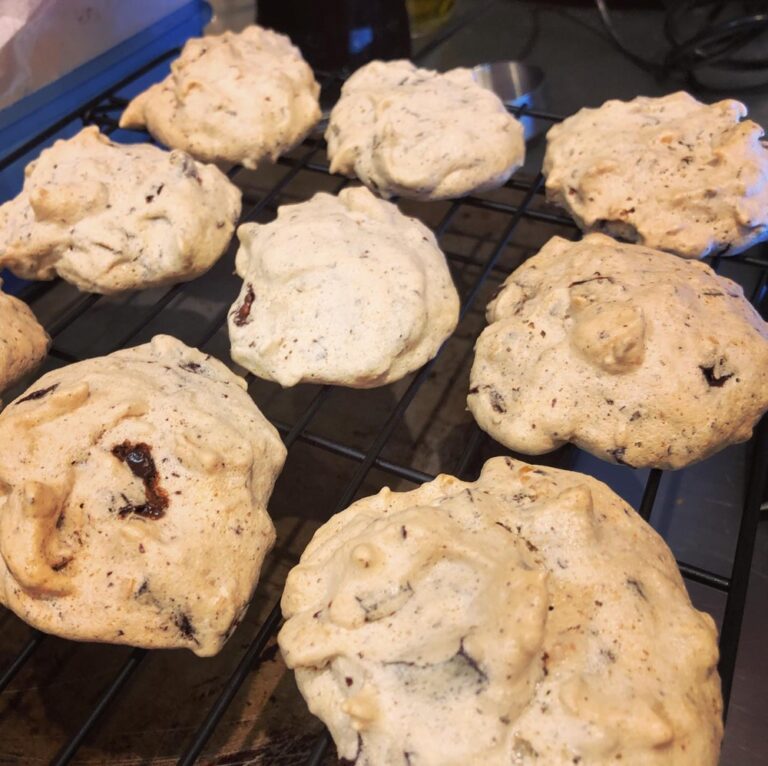 “Ugly But Good” cookies (brutti ma buoni) from @smittenkitchen. Just egg whites, hazelnuts, chocolate, and sugar!