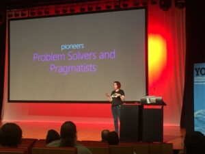 “Hi! I run a company. We’re pretty feral.” 😂 @lady_nerd #yow16 https://t.co/hJnG4E9ltu