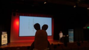 RT @ghohpe: Maus learning about service dependencies at #yow16 https://t.co/Jd5RnZEqgt