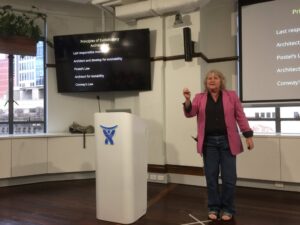 “I’m from Thoughtworks, so I have to mention testing. It’s the law.” 😂 @rebeccaparsons #wwcsyd #yow16 https://t.co/vdvkW4qqyu