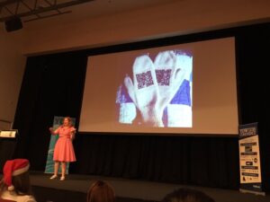 RT @thepaulrayner: Knitting a self-referential QR code mitten! @web_goddess #yow16 https://t.co/UOlRbxJF6P