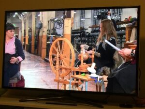 HEY SHE HAS MY BALL WINDER #knittv https://t.co/DAcOwnJJtd