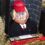 2nd prize in CLASS D CELEBRITY LOOK-ALIKE PUMPKIN. (Seriously. So good.) 😂 https://t.co/lUuDoPMNXs https://t.co/azCyq63iVp