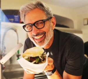 RT @tylerfbradley: ⚪️ single ⚪️ taken 🔘 in a relationship with this picture of jeff goldblum working a food truck https://t.co/KJopILR8wG