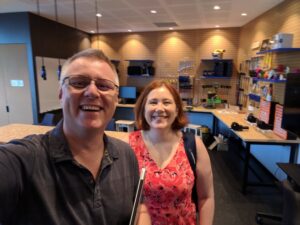 Selfie with @zpurcey in the Google Singapore Makerspace. Thanks for the tour!! (waving at @spidie 👋) https://t.co/iiWTsxz7OZ