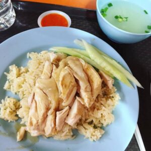 The *other* famous chicken rice. I think I like it better! https://t.co/nvBfgfCxdt https://t.co/NinWKaUqLi