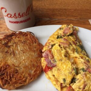 Breakfast in America. Denver omelette, hash browns, house coffee. 😊 https://t.co/gO9L2L5HRl https://t.co/2AzwYlQ2jG