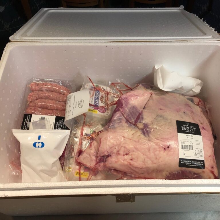 Suddenly craving comfort food, so thanks to the @ausmeatemporium for delivering a giant box of meat destined for the slow cooker!