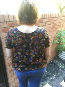 I sewed a new blouse on the weekend! My first go with @ColettePatterns's revised Sorbetto: https://t.co/ZIlVp033X8 https://t.co/2xJesfW90r