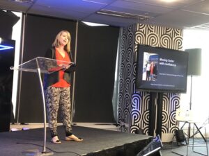 Next speaker is Jill Macmurchy from @newrelic talking about moving faster with confidence. And she's starting with... golf?! ⛳️ #sydtechleaders https://t.co/GfcHzhyFY3