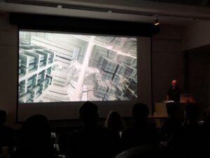 Miles Green from @AnimalLogic talking about using fractals to design super detailed sets for Guardians of the Galaxy Vol. 2. Fascinating stuff. #VizMatters #vismatters2017 https://t.co/1t2MO8ALg5