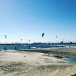 Kite surfers in St. Kilda... https://t.co/FuDtS1iaJs https://t.co/aAhAspJ9CX