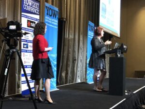 I ❤️ that @lynnlangit's keynote intro mentioned that bioinformatics isn't just a challenging tech problem - it's a way she (and we) can use her tech skills to make the world a better place. #yow17 https://t.co/E82BlLNvhR