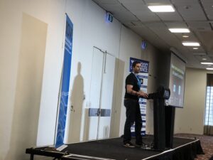 My friend @polleyg from @GDGMelbourne introducing the next session in Blue! #yow17 https://t.co/7hAM58I0Y4