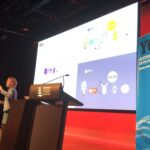 I cannot tell you how much I'm enjoying this talk - and I'm not a parent or educator. I just love seeing someone explain complicated concepts in such a novel, human way. Inspiring! ❤️ @lindaliukas #yow17 https://t.co/5uA3B9BfqH