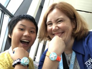 Meeting Clara has definitely been one of my highlights of 2017. #jewelbotlyfe Thanks @SaraJChipps for introducing her to the @yow_conf community! #yow17 https://t.co/DHNFqLiB2N