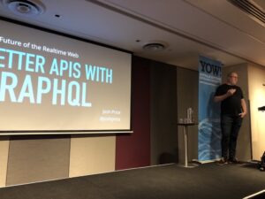 Nice big crowd for @joshprice's talk on building better APIs with GraphQL! Lots of folks wanting to learn about this technology. #yow17 https://t.co/7O0jSeQfRR