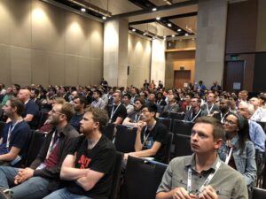 Massive crowd for @mamund's talk! He's starting by talking about breaking changes and the principles needed to ensure forwards and backwards compatibility. #yow17 https://t.co/JSny51DVbW