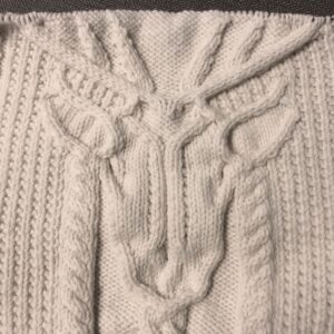 Just realised how appropriate it was to watch Prisoner of Azkaban while knitting this. #prongslives 🦌 https://t.co/lWZpqUVCML https://t.co/P71oMBj0QD