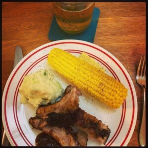 Dinner a la Snook: beer-basted "boar" ribs (from the World of Warcraft cookbook! 😂), champ, sweetcorn, and beer https://t.co/oQnYJahDiq https://t.co/rGP8jEWRSX